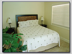 Bedroom 2 - Queen