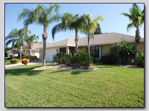 Caloosa Sunrise, Affordable Luxury 3 Bedroom Waterfront Rental Home with Pool in Cape Coral Florida