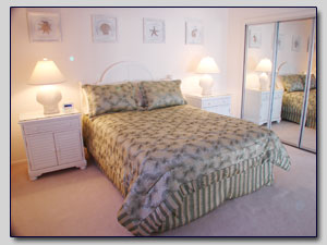 Master Bedroom 2 - Queen
