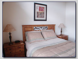 2nd Bedroom - Queen