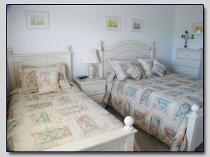 Queen & Twin Bedroom