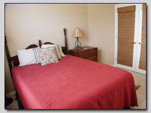 Bedroom 2 - Queen