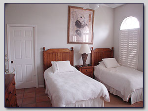 Whistlers Cove - Twin Bedroom