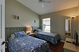 14-SRun-Twin-Bedroom